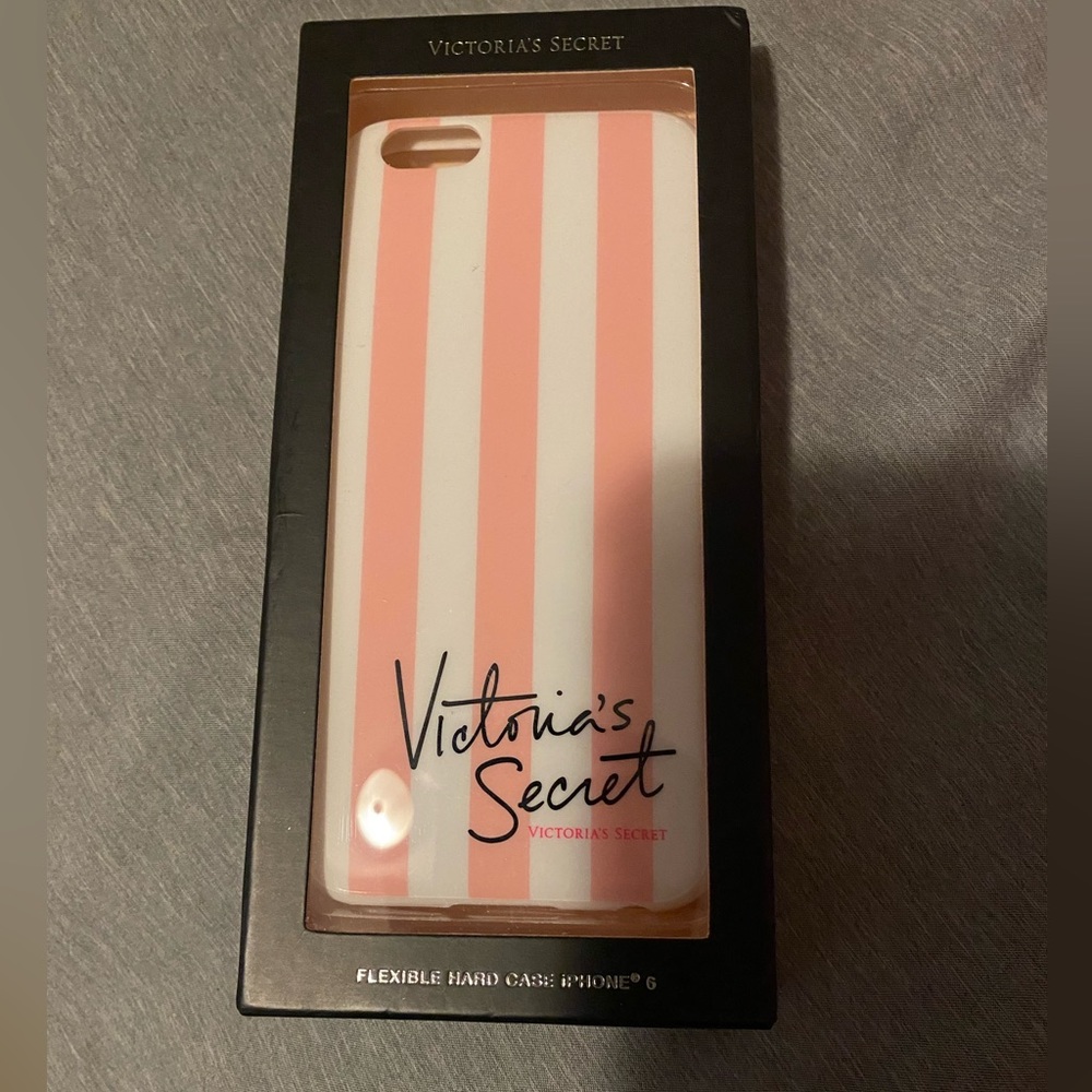 🎊4 items $20 bundle and save great deal//
  iPhone 6Victoria secret case
